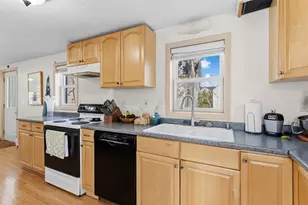 13 Clinton St, Concord, NH 03301 - Photo 7