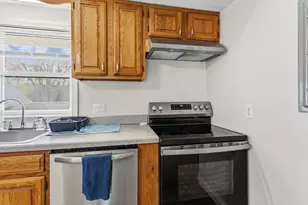 13 Clinton St, Concord, NH 03301 - Photo 31