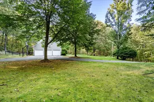 129 Cambridge Rd, Bedford, NH 03110 - Photo 9