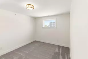 27 Eden Ln, Portsmouth, NH 03801 - Photo 17