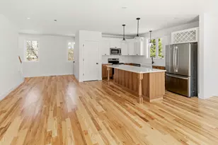 27 Eden Ln, Portsmouth, NH 03801 - Photo 5
