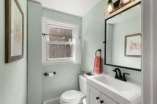 151 Rockingham Rd, Derry, NH 03038 - Photo 11
