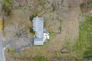 19 Dutton Rd, Pelham, NH 03076 - Photo 5