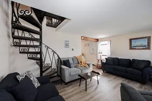 8 Nashua St, Seabrook, NH 03874 - Photo 7