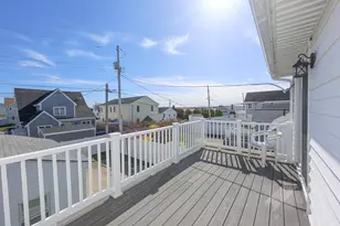 8 Nashua St, Seabrook, NH 03874 - Photo 15