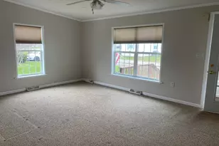 163 Staples St, Seabrook, NH 03874 - Photo 5