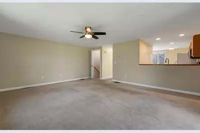 422 Ledgeview Drive, Rochester, NH 03867 - Photo 5