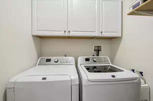 32 White Pine Ln, Manchester, NH 03102 - Photo 19