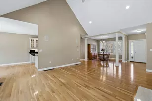 32 White Pine Ln, Manchester, NH 03102 - Photo 9
