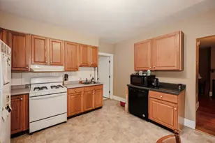 14 Chestnut St, Pittsfield, NH 03263 - Photo 5