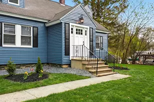 293 Lawrence Rd, Salem, NH 03079 - Photo 3