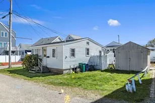 6 Chase St, Hampton, NH 03842 - Photo 3