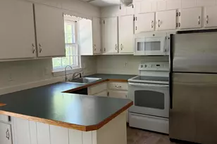 79 Oakridge Dr, Londonderry, NH 01844 - Photo 7