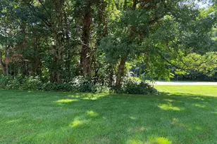 79 Oakridge Dr, Londonderry, NH 01844 - Photo 5