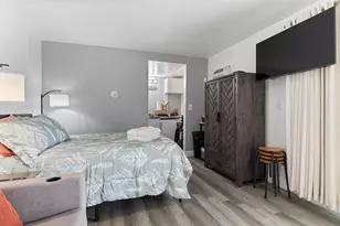 933 Ocean Blvd, Hampton, NH 03842 - Photo 1