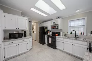 74 Heritage Way, Manchester, NH 03104 - Photo 9
