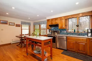 8 Laurel Ln, Stratham, NH 03885 - Photo 5