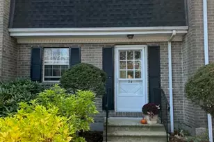 24 Fieldstone Dr, Londonderry, NH 03053 - Photo 1