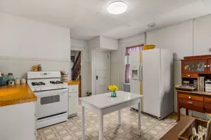 139 Thornton St, Portsmouth, NH 03801 - Photo 13
