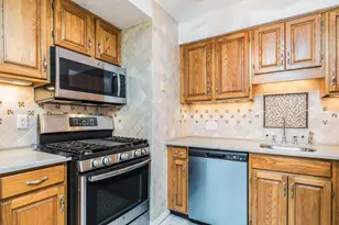 703 Springbrook Cir, Portsmouth, NH 03801 - Photo 7