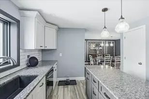5 Tsienneto Rd, Derry, NH 03038 - Photo 11