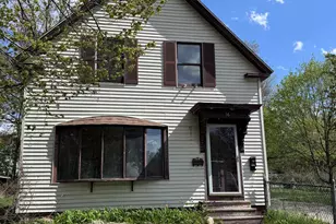 16 Norton St, Derry, NH 03038 - Photo 3