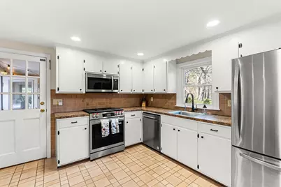 410 E View Drive, Pembroke, NH 03275 - Photo 15