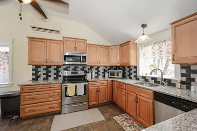 222 Hampstead Road, Derry, NH 03038 - Photo 9