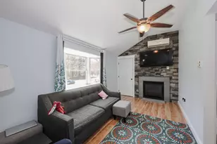 222 Hampstead Rd, Derry, NH 03038 - Photo 13