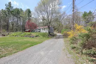 222 Hampstead Rd, Derry, NH 03038 - Photo 5
