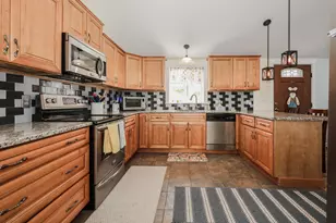 222 Hampstead Rd, Derry, NH 03038 - Photo 7