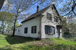 16 Norton St, Derry, NH 03038 - Photo 1