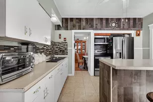 17 Academy St, Rochester, NH 03867 - Photo 9