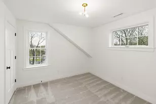 19 Eden Ln, Portsmouth, NH 03801 - Photo 15