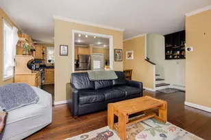 44 Acorn St, Hartford, VT 05001 - Photo 7