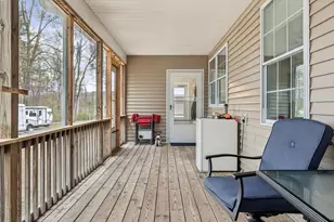 6 Forsyth Pl, Claremont, NH 03743 - Photo 5