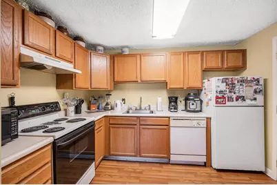 555 Calef Road #11, Manchester, NH 03103 - Photo 3