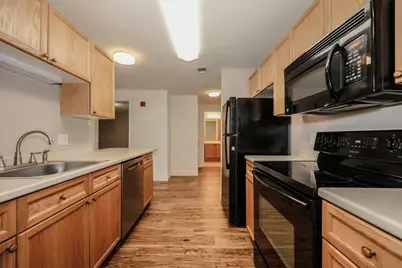 18 Crestview Circle #207, Londonderry, NH 03053 - Photo 5