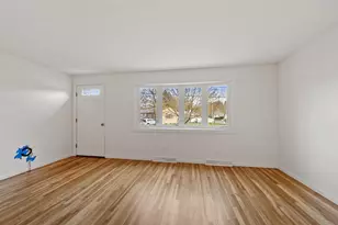 74 Suzanne Dr, Portsmouth, NH 03801 - Photo 9