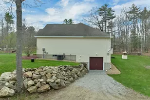 303 Lords Mill Rd, Epsom, NH 03234 - Photo 7