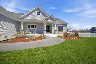 410 Blane Cir, Pembroke, NH 03275 - Photo 3