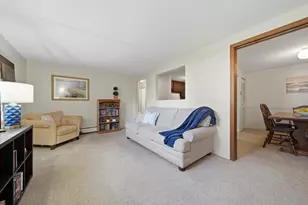 36 English Village Rd, Manchester, NH 03102 - Photo 3