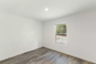 40 Pine St, Hinsdale, NH 03451 - Photo 17