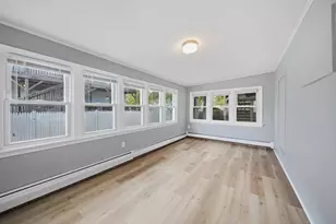 266 Douglas St, Manchester, NH 03102 - Photo 9