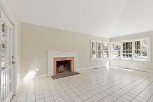21 Peninsula Dr, Stratham, NH 03885 - Photo 9