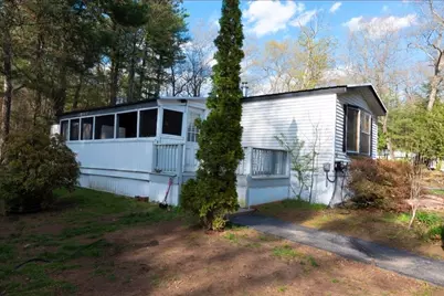 18 Bangor Street, Nashua, NH 03063 - Photo 5