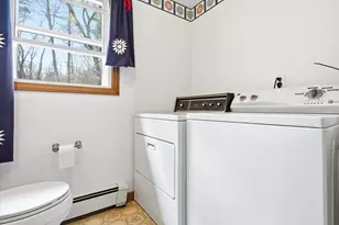 11 Coleman Pl, Londonderry, NH 03053 - Photo 15