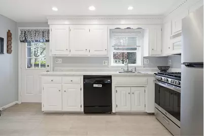 11 Custom Street, Nashua, NH 03062 - Photo 7