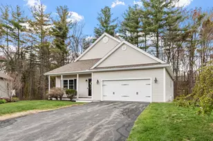 7 Torrey Pines Cir, Plaistow, NH 03865 - Photo 3