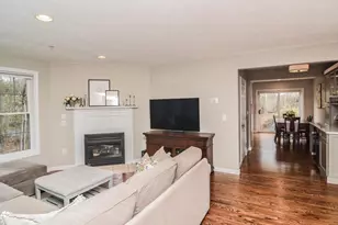 14 Georgetowne Dr, Nashua, NH 03062 - Photo 11